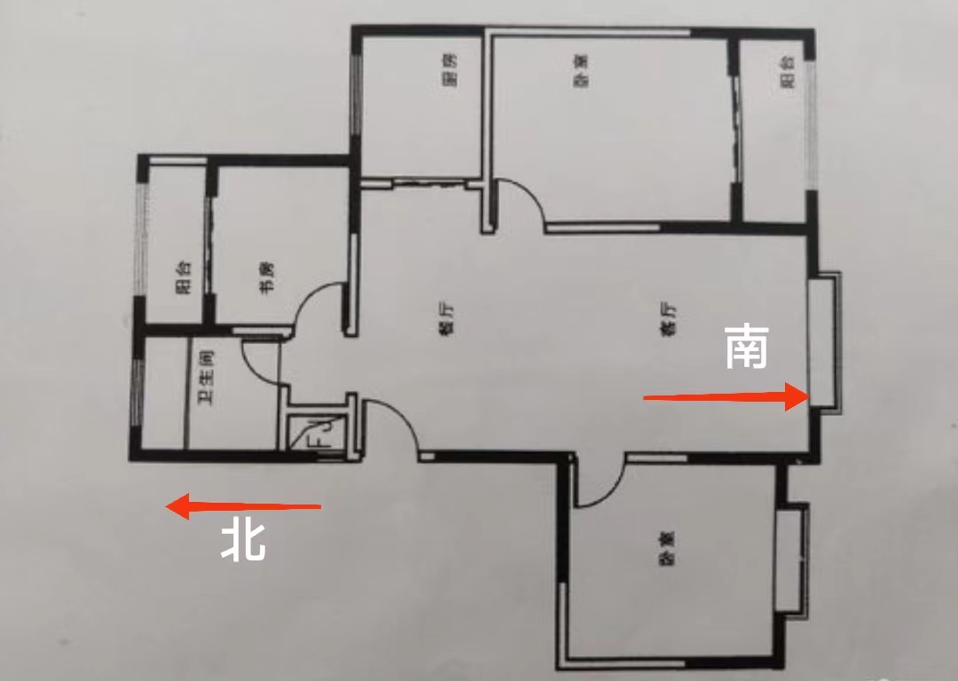 世紀佳苑130平米精裝房出售，中間戶型