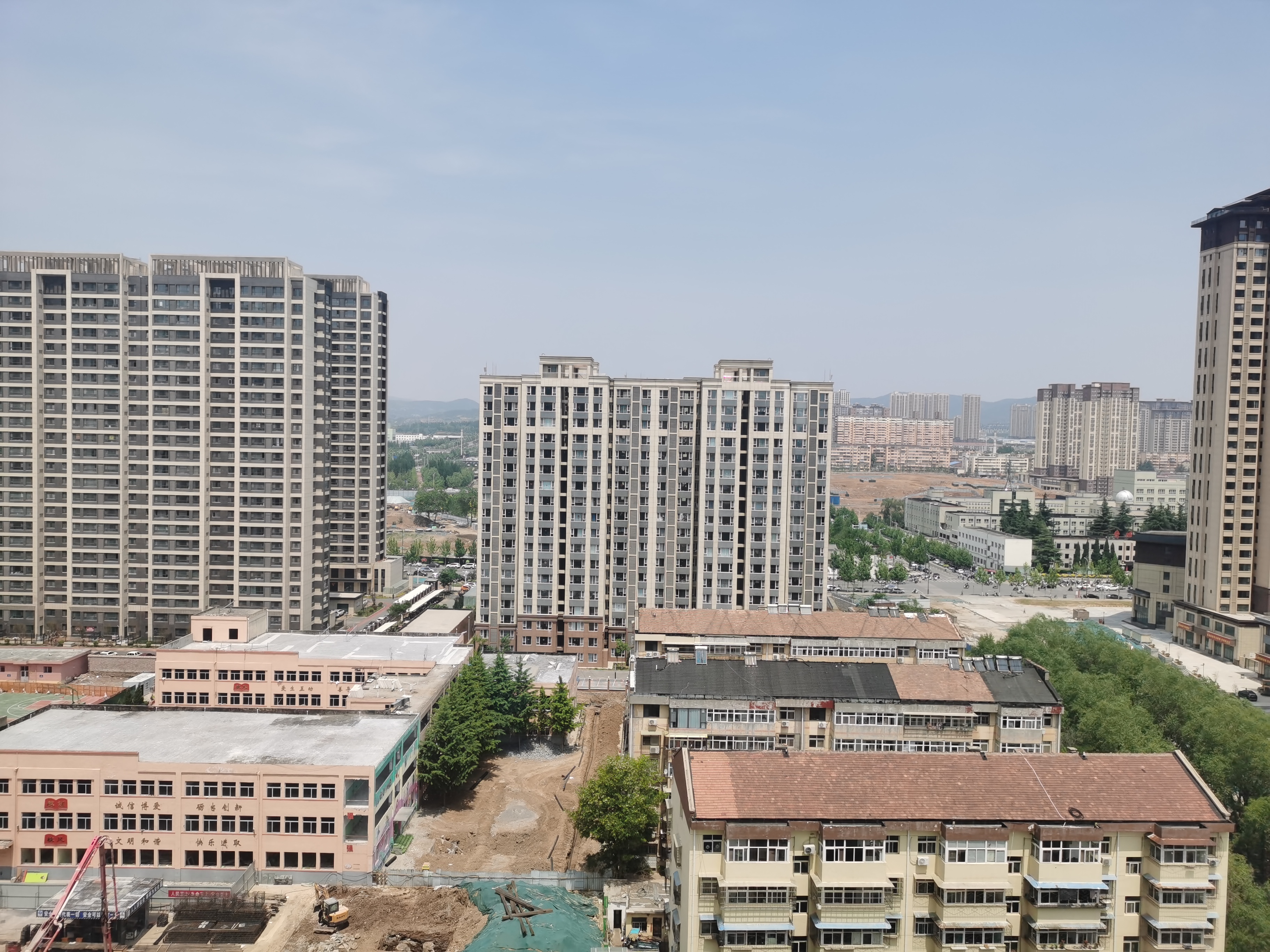 南靠澤州縣醫(yī)院 北對景德橋小學幼兒園 鄰近二中八中四中